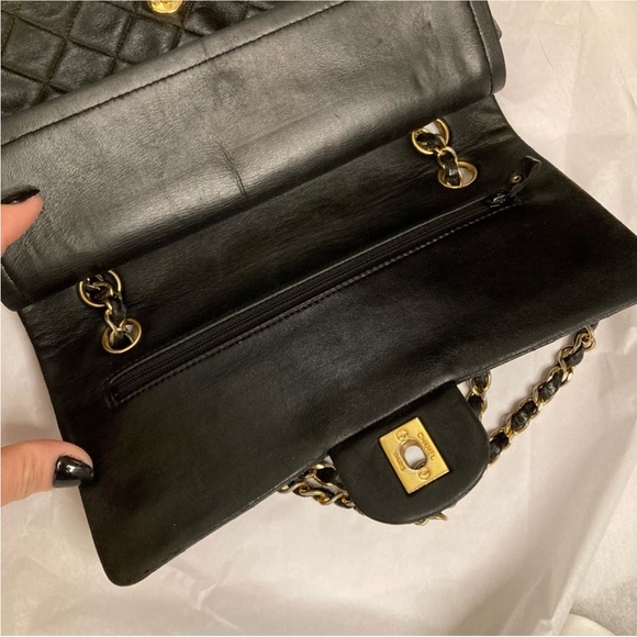 Chanel Vintage Classic Double Flap Lambskin Leather Shoulder Bag - Picture 4 of 16